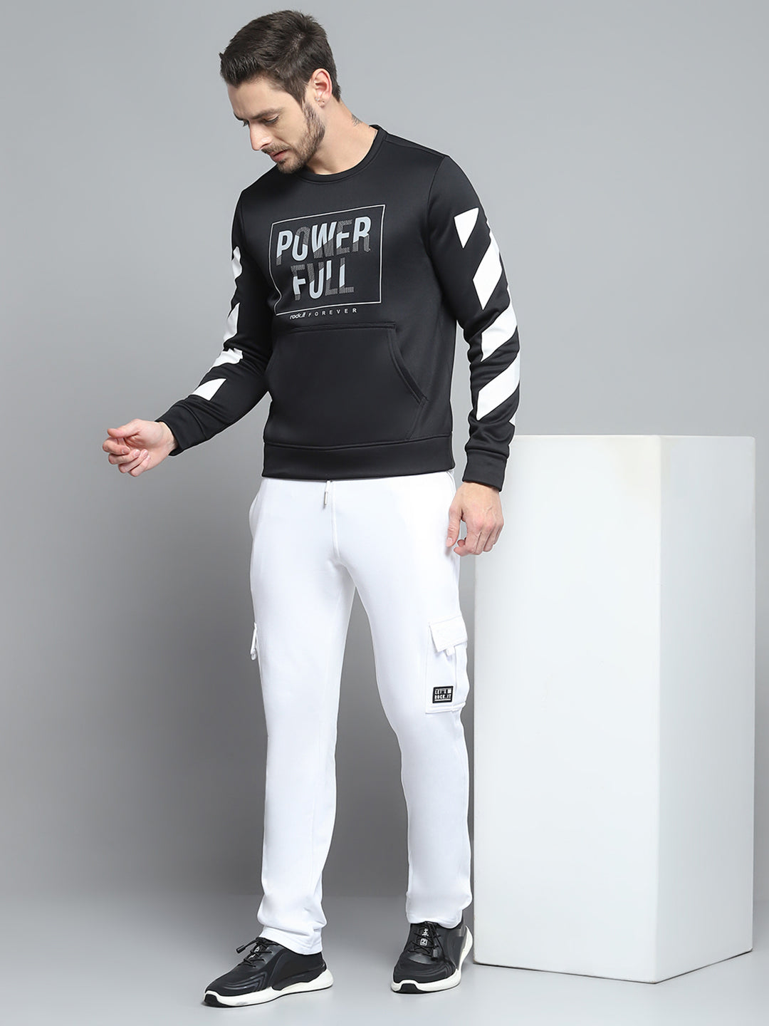 Rock.it Men Black Printed Round Neck Full Sleeve Sweatshirt