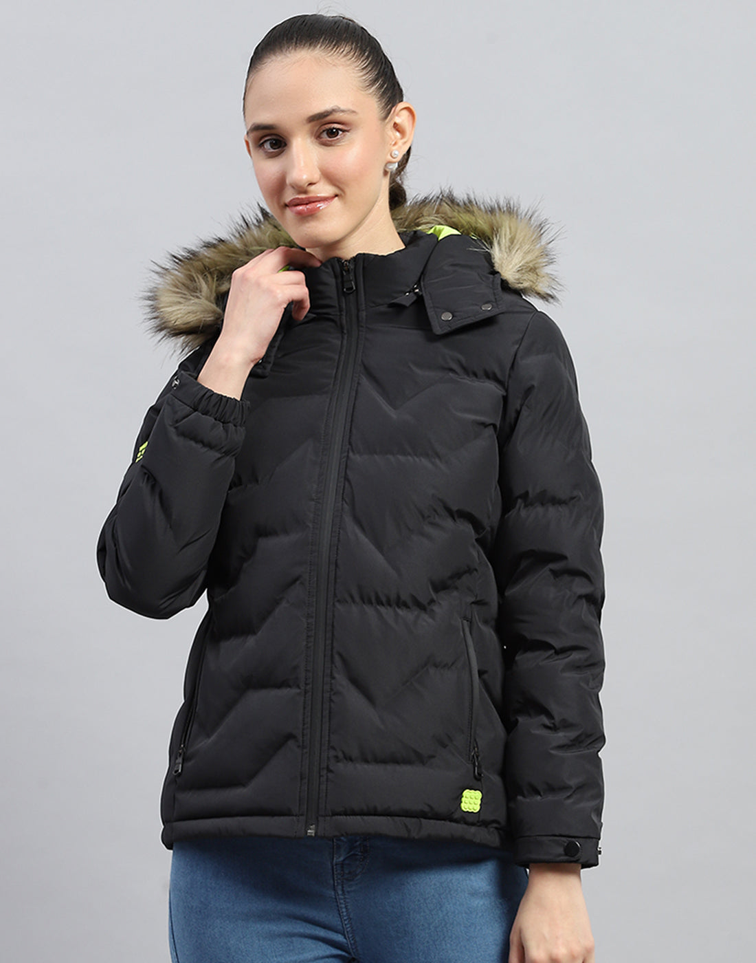 Rock.it Women Black Solid Hooded Full Sleeve Heating Jacket