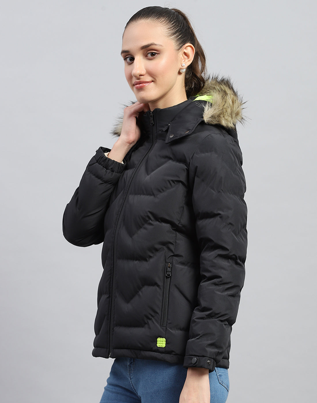 Rock.it Women Black Solid Hooded Full Sleeve Heating Jacket