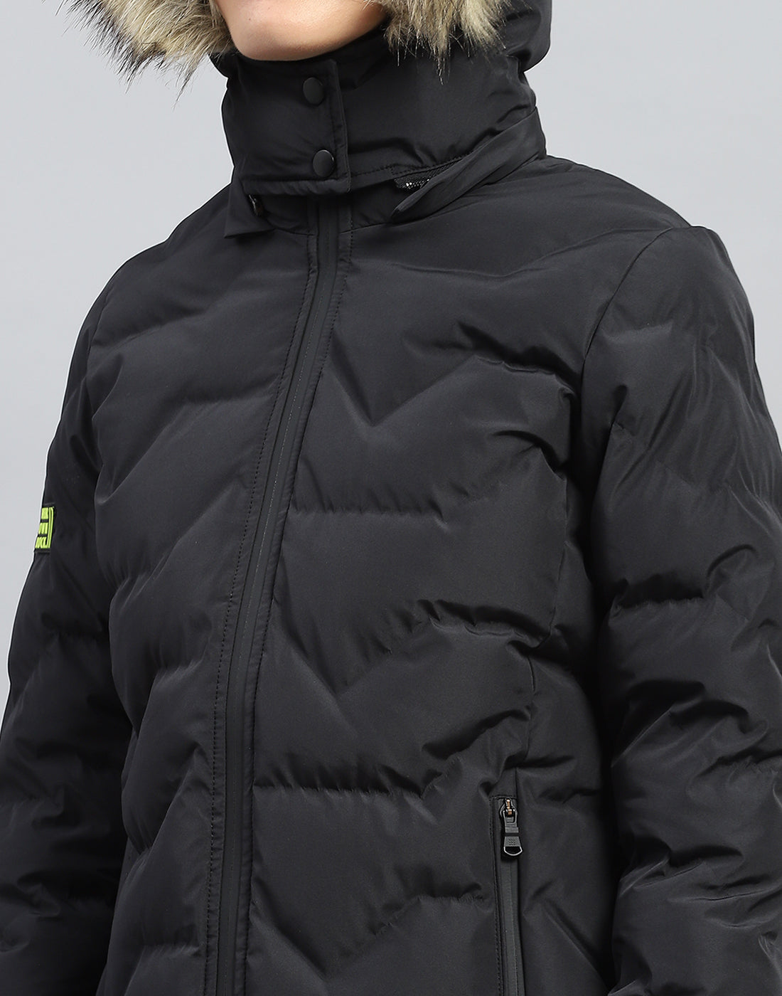 Rock.it Women Black Solid Hooded Full Sleeve Heating Jacket