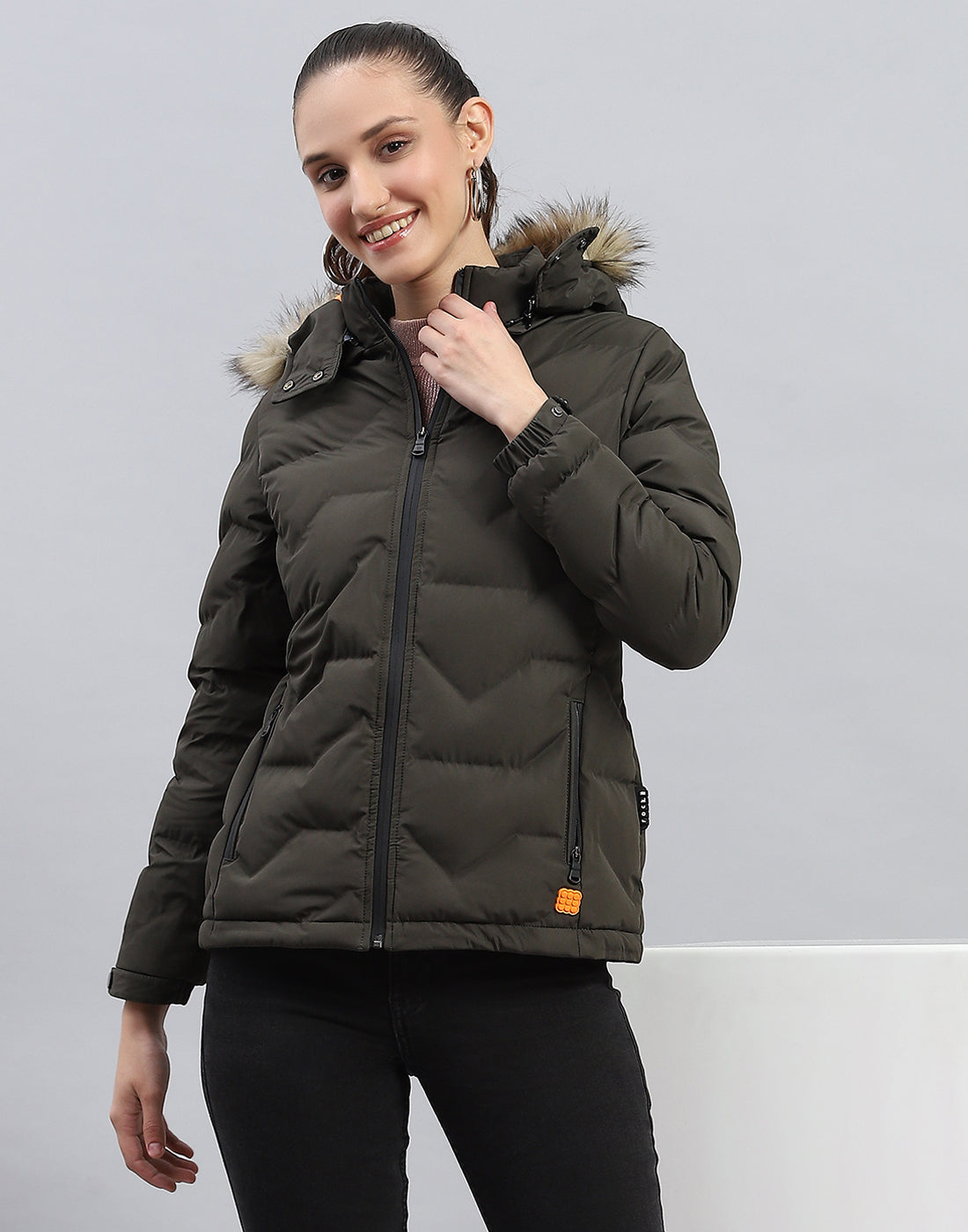 Rock.it Women Olive Solid Hooded Full Sleeve Heating Jacket