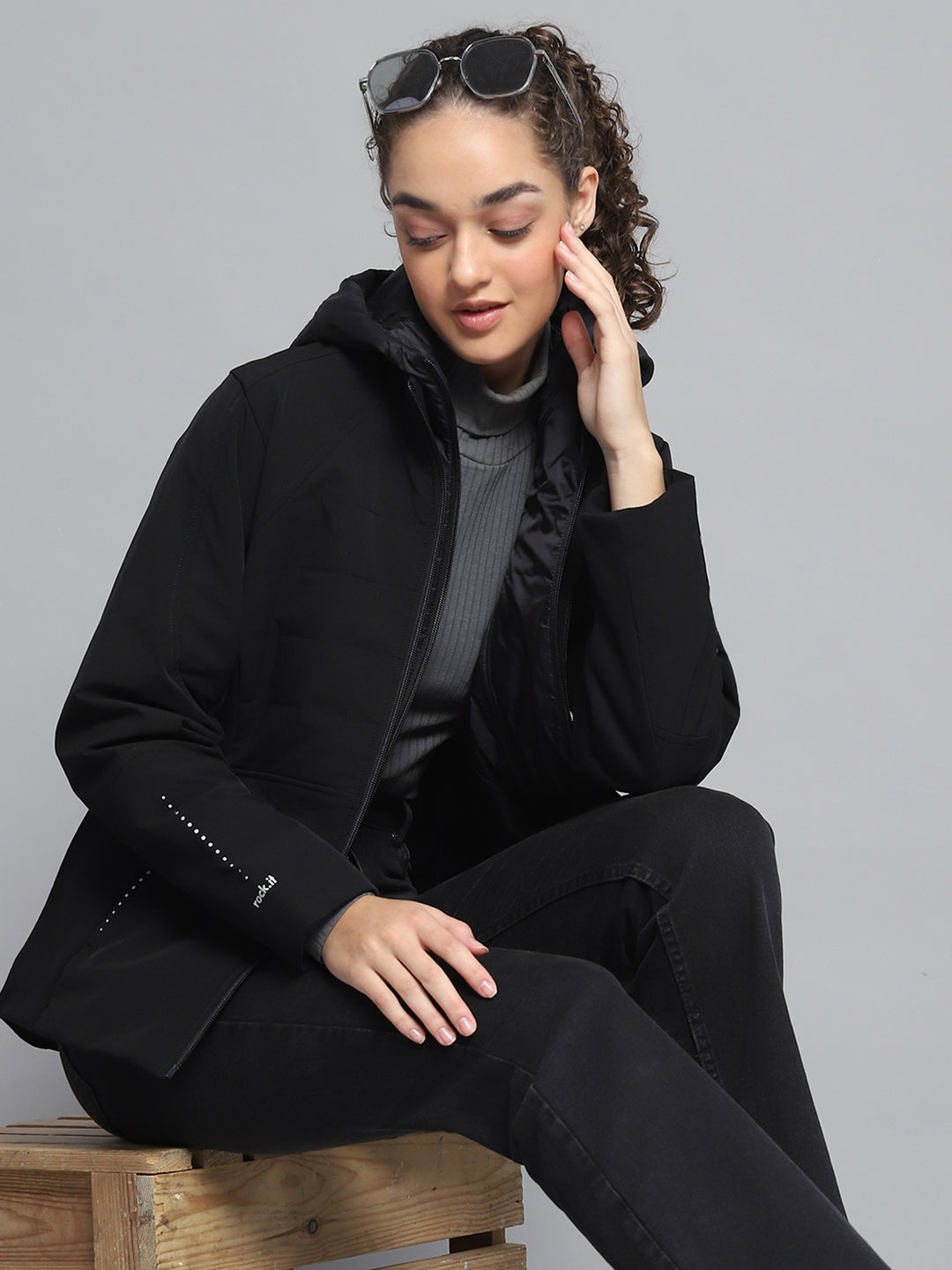Rock.it Women Black Solid Detachable Hood Full Sleeve Jacket