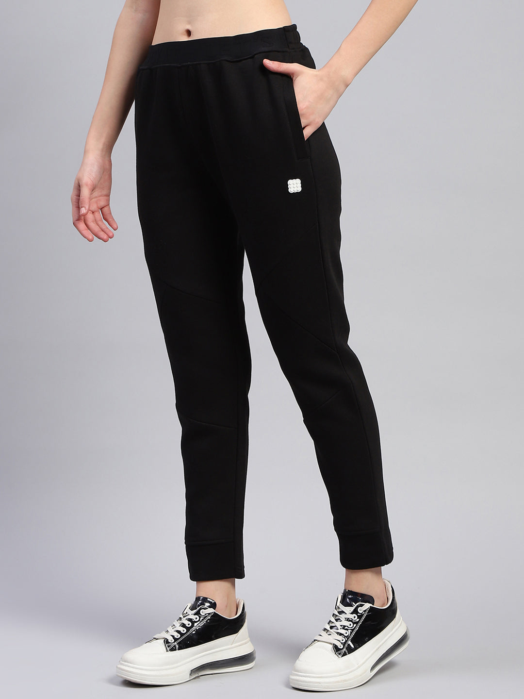 Rock.it Women Black Solid Hooded Full Sleeve Tracksuit