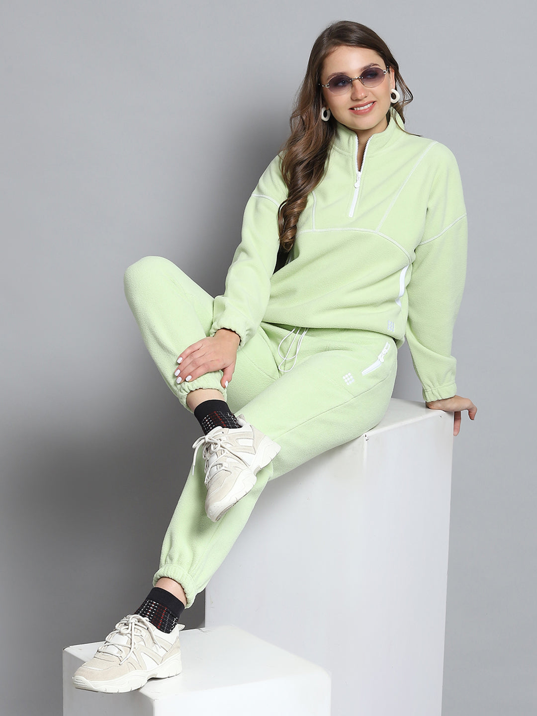 Rock.it Women Green Solid Mock Neck Full Sleeve Tracksuit