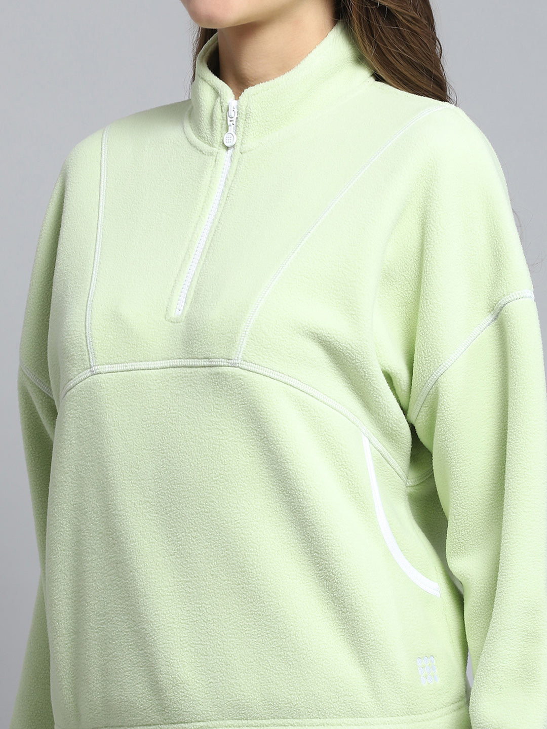 Rock.it Women Green Solid Mock Neck Full Sleeve Tracksuit