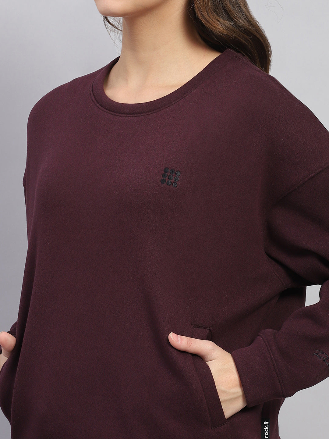 Rock.it Women Maroon Solid Round Neck Full Sleeve Sweatshirt