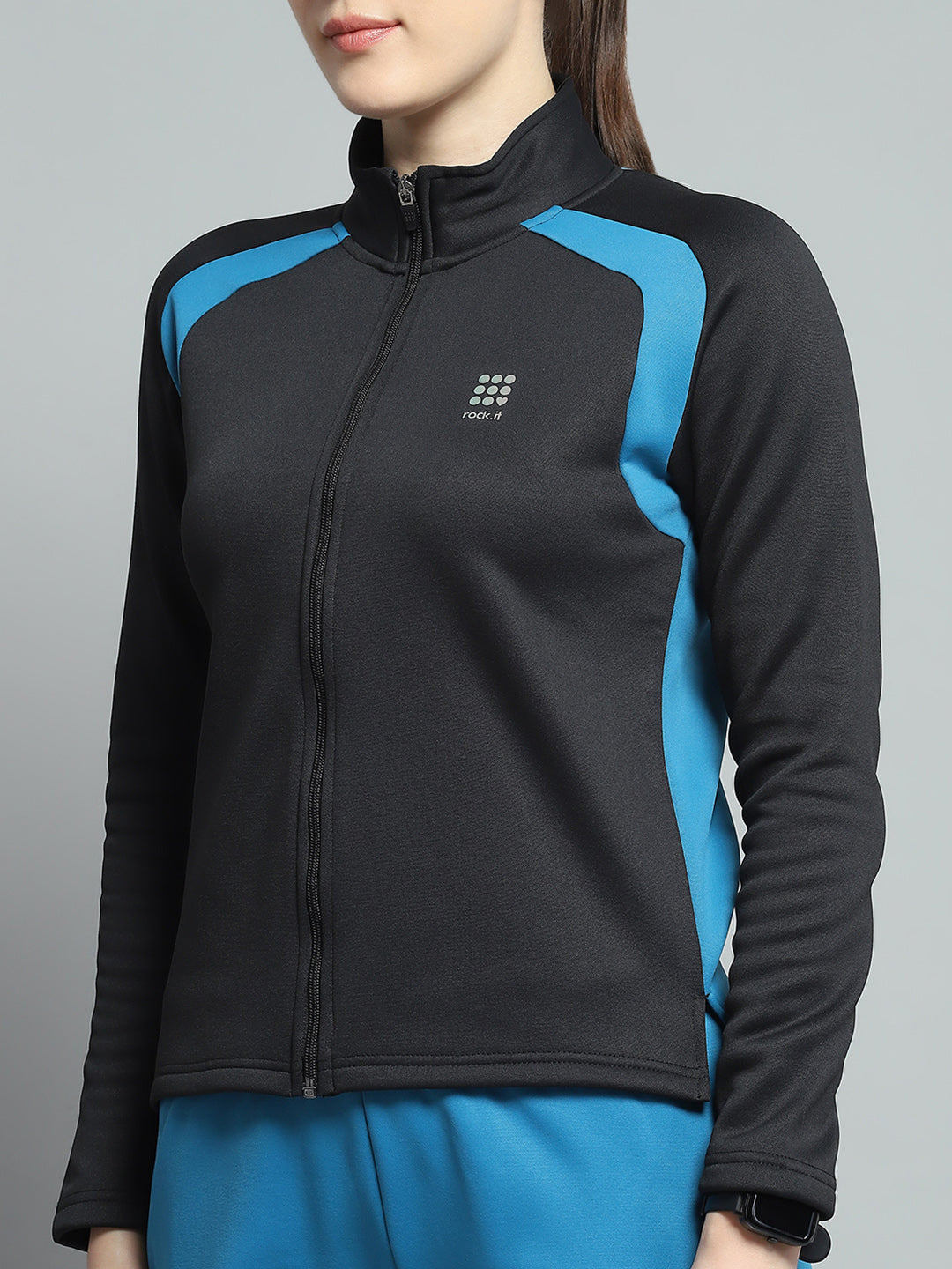 Rock.it Women Black Solid Mock Neck Full Sleeve Tracksuit