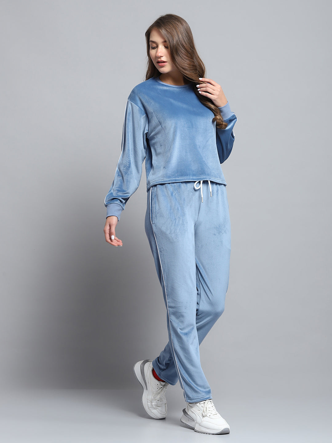 Rock.it Women Blue Solid Round Neck Full Sleeve Tracksuit