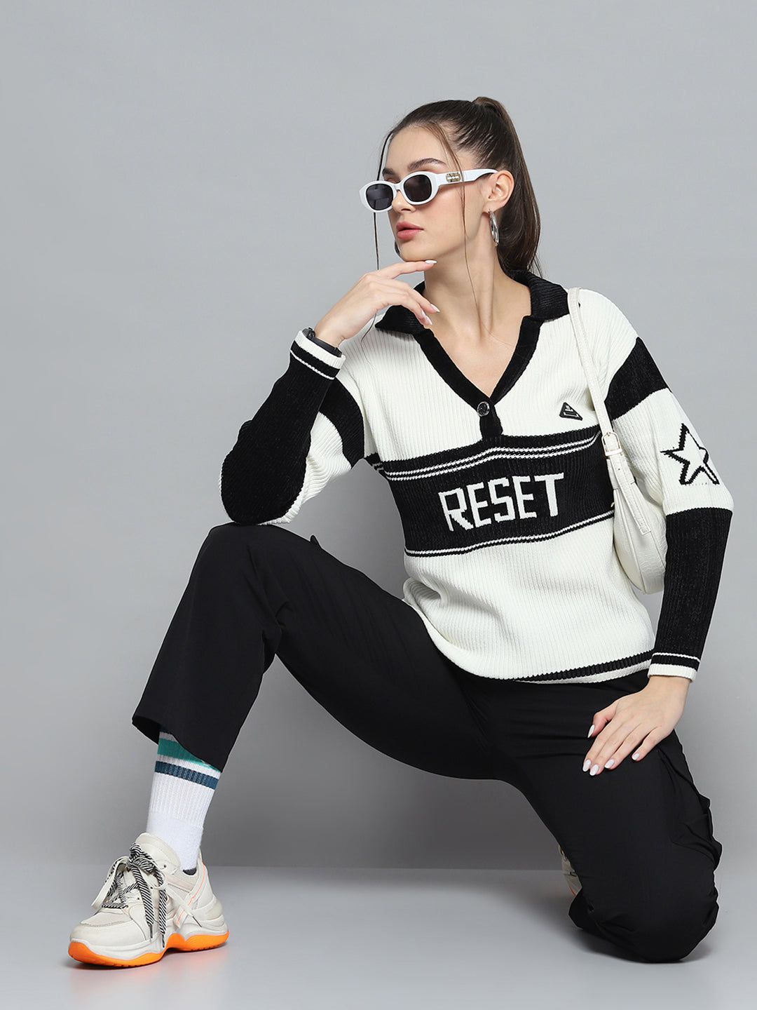 Rock.it Women White Printed Collar Full Sleeve Pullover