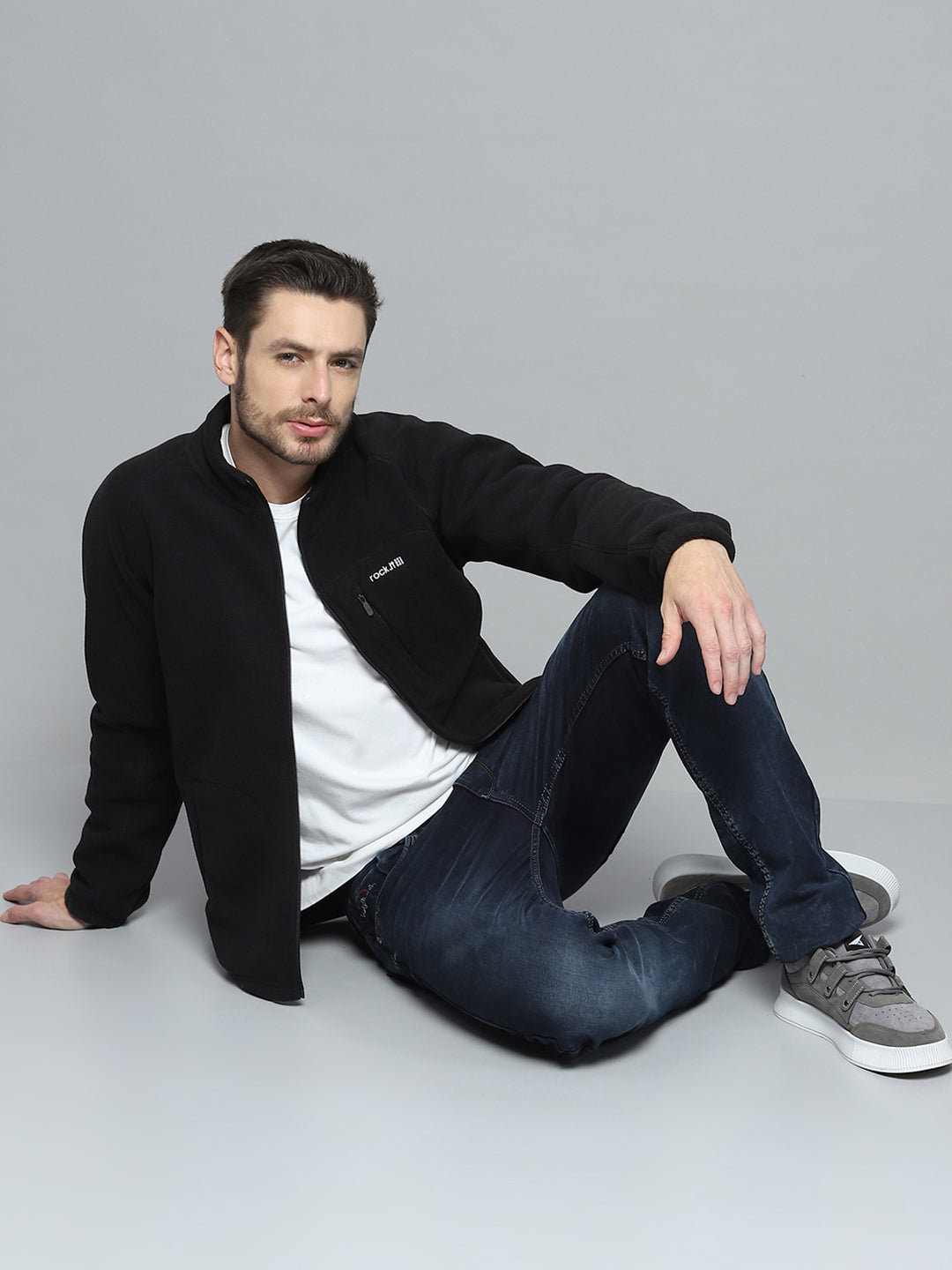 Rock.it Men Black Solid Mock Neck Full Sleeve Sweatshirt