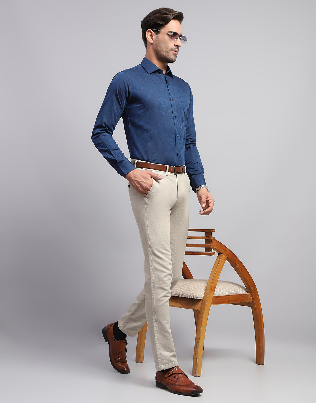 Luxuria Men Navy Blue Floral Print Collar Full Sleeve Shirt