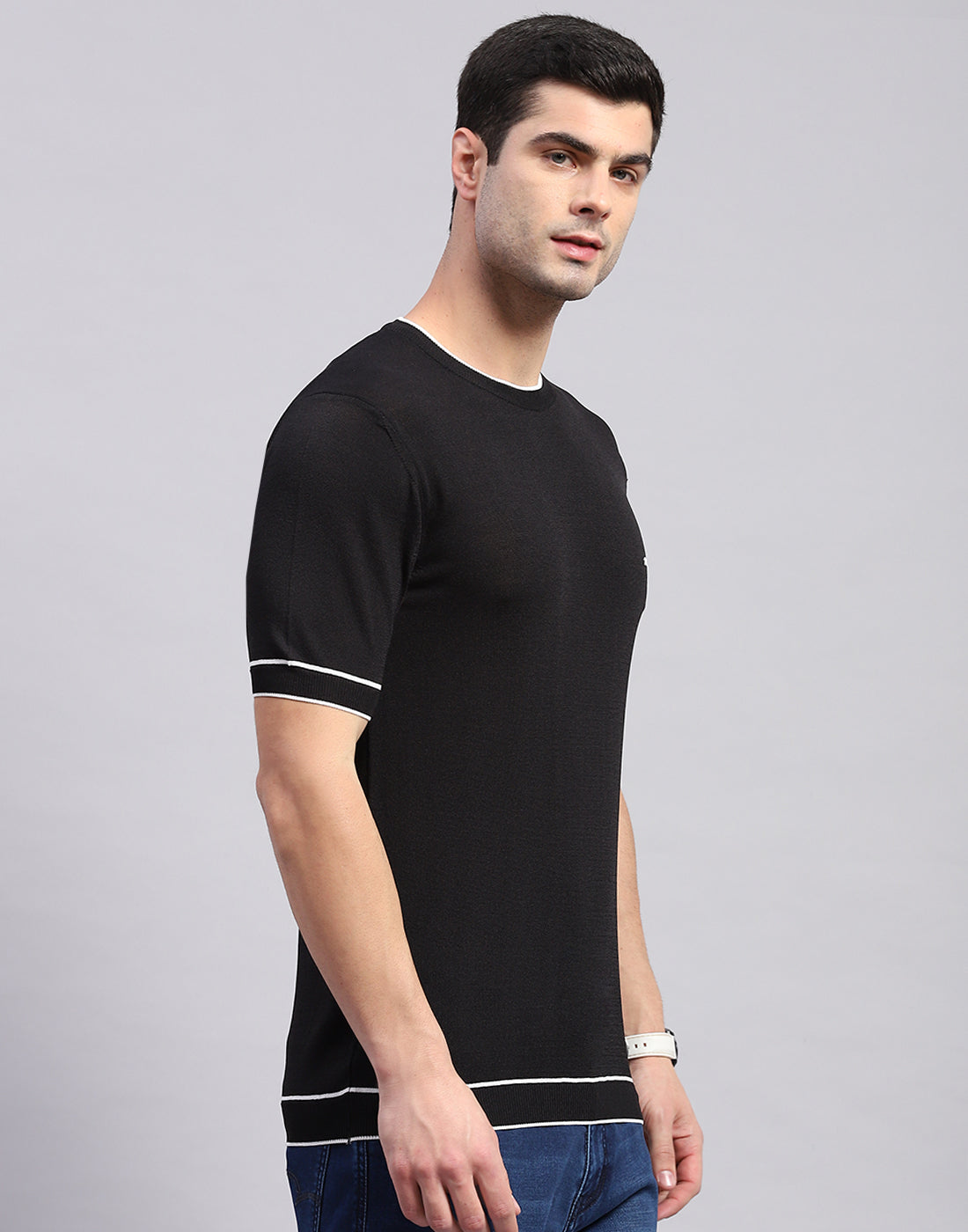 Men Black Solid Round Neck Half Sleeve T-Shirt