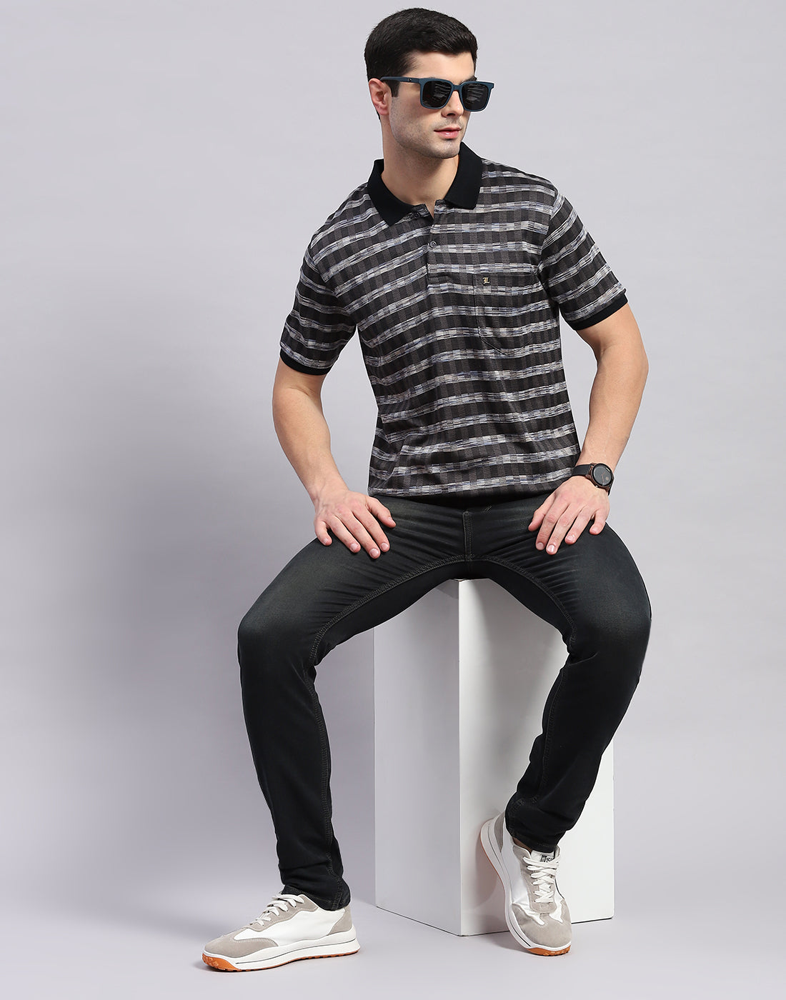 Men Black Jaquard Polo Collar Half Sleeve T-Shirt