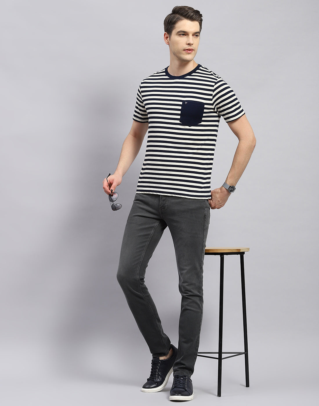 Men Navy Blue Stripe Round Neck Half Sleeve T-Shirt