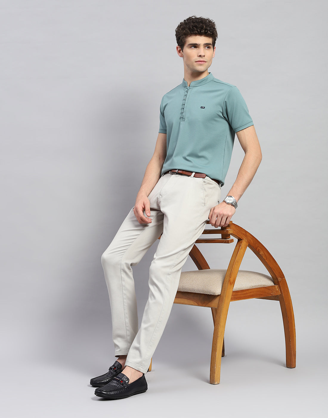 Men Green Solid Mandarin Neck Half Sleeve T-Shirt