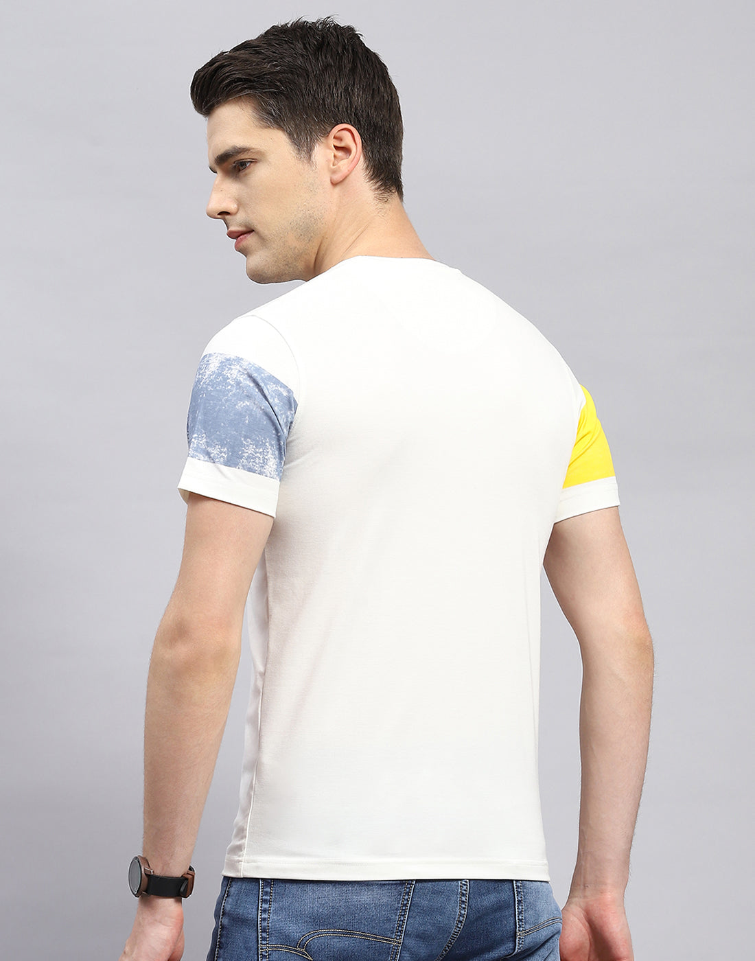 Men Off White Printed Round Neck Half Sleeve T-Shirt