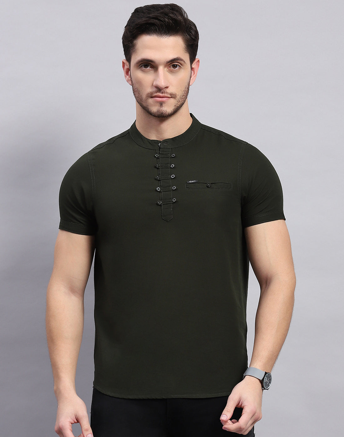 Men Olive Solid Mandarin Collar Half Sleeve T-Shirt