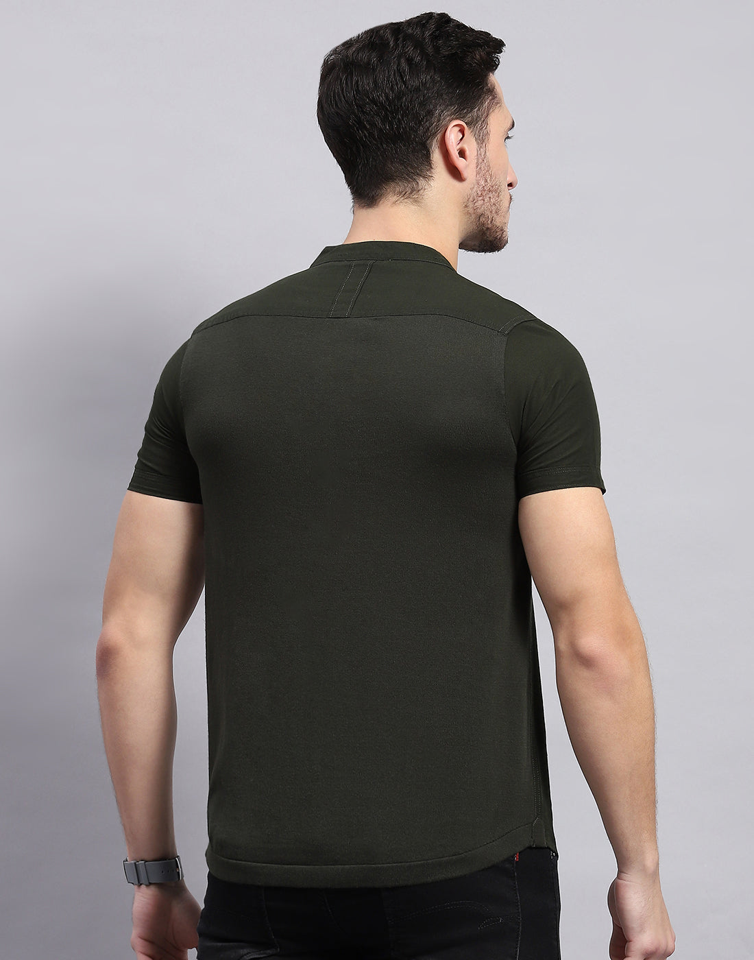 Men Olive Solid Mandarin Collar Half Sleeve T-Shirt