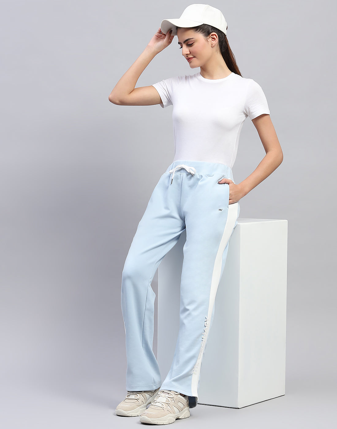 Women Sky Blue Printed Regular Fit Lower