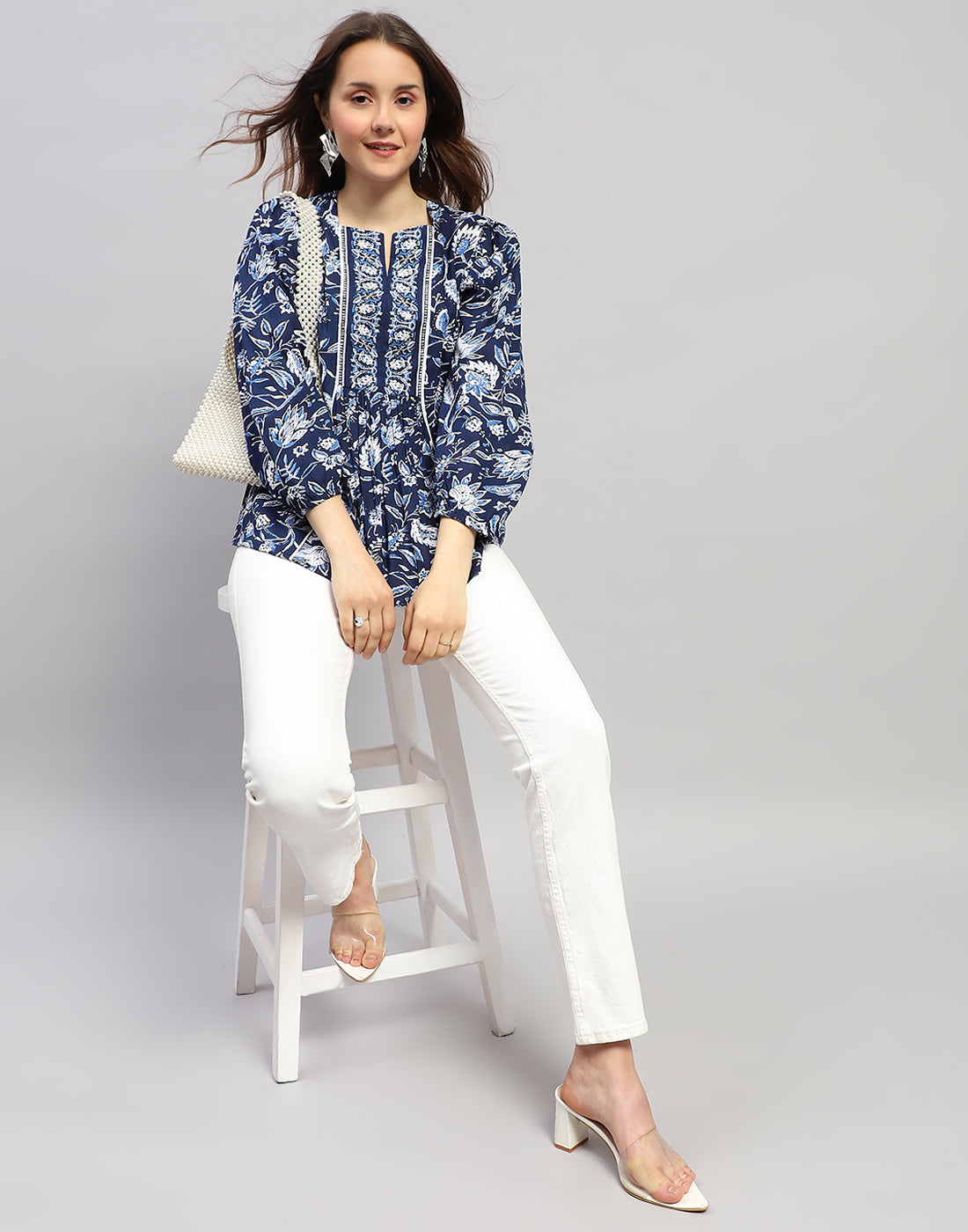 Women Blue Floral Print V Neck 3/4 Sleeve Top