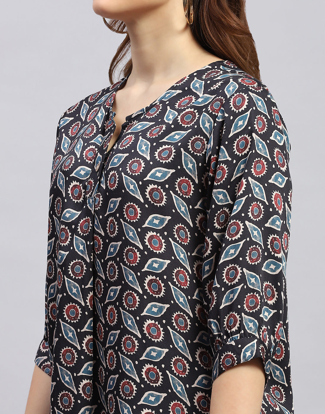 Women Black Printed V Neck 3/4 Sleeve Top