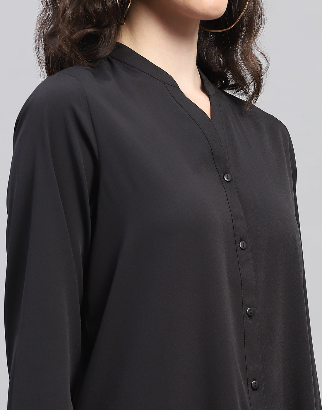 Women Black Solid Mandarin Collar Full Sleeve Top