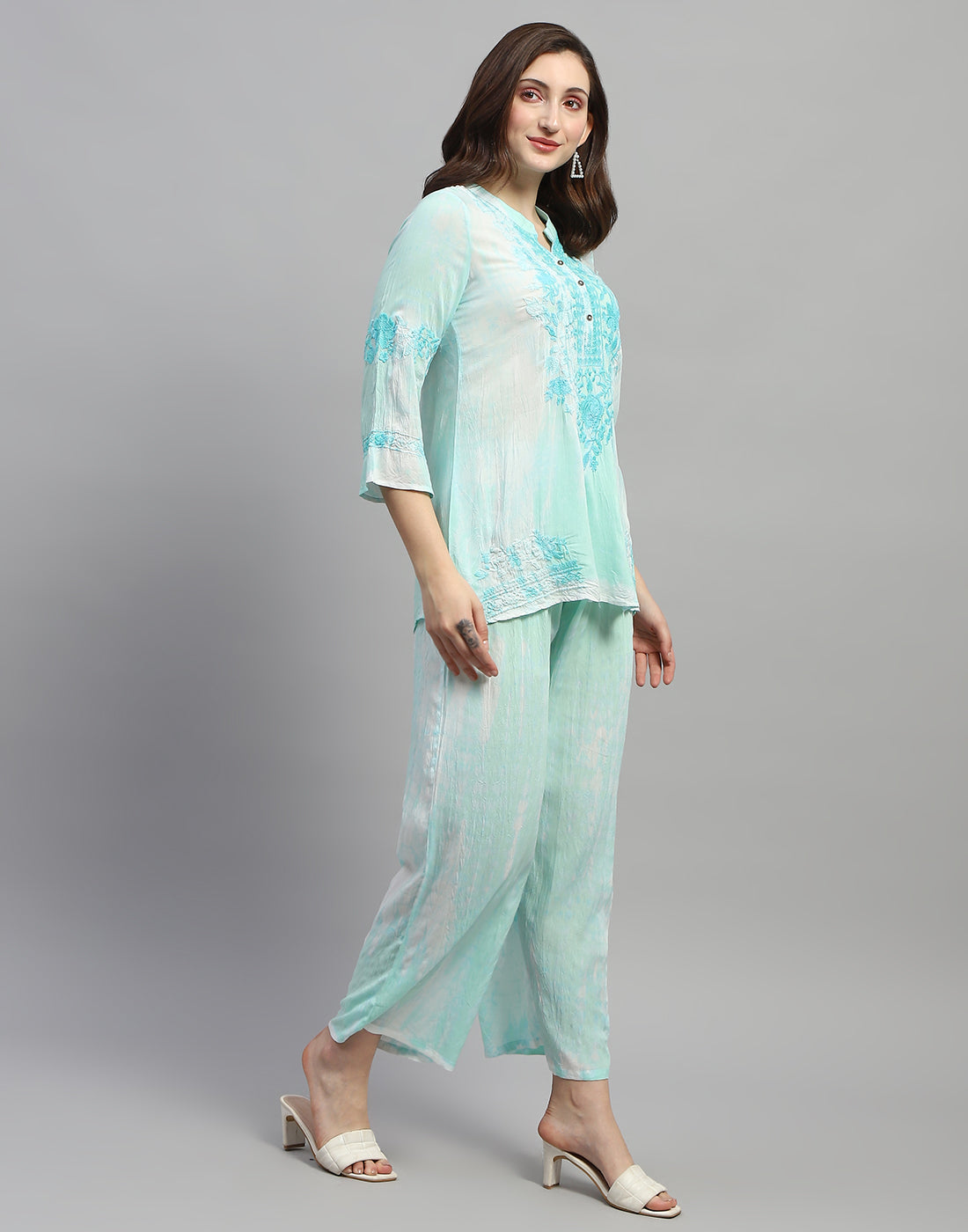 Women Aqua Blue Embroidered V Neck 3/4 Sleeve Cords Set