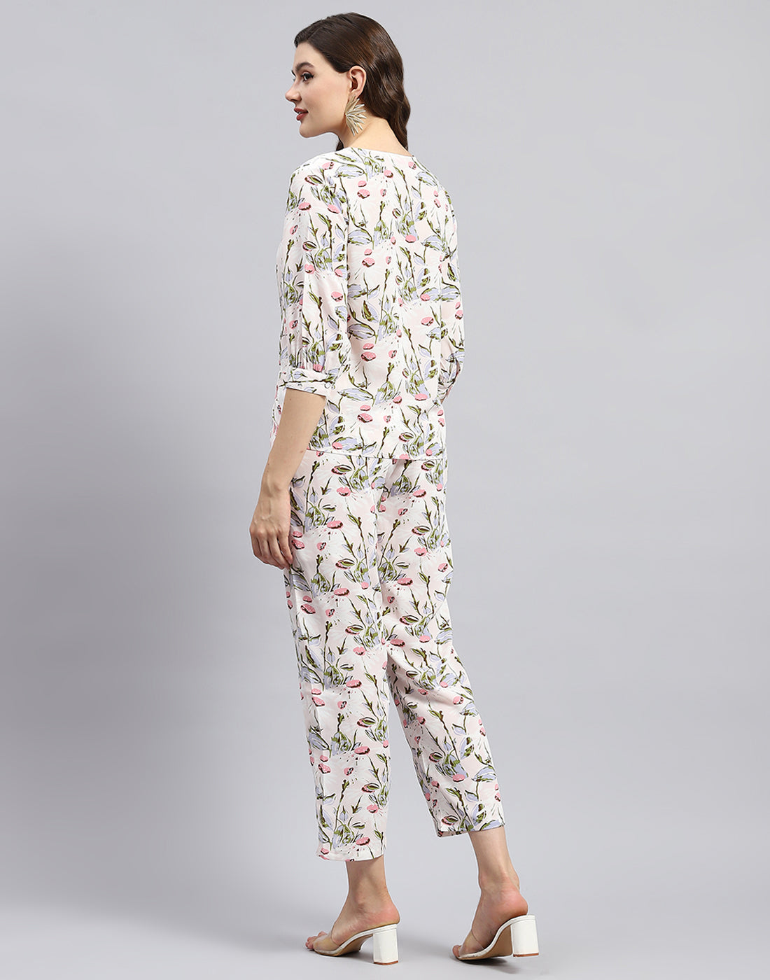 Women White & Pink Floral Print V Neck Cords Set