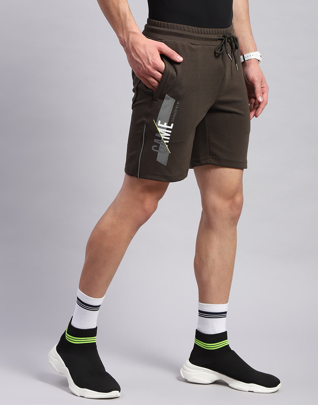 Men Olive Solid Regular Fit Bermuda