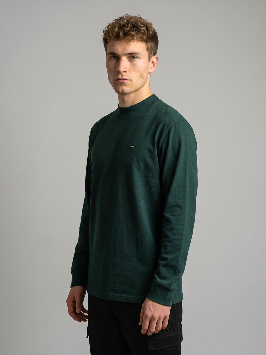Men Green Solid Round Neck Full Sleeve Sweatshirt