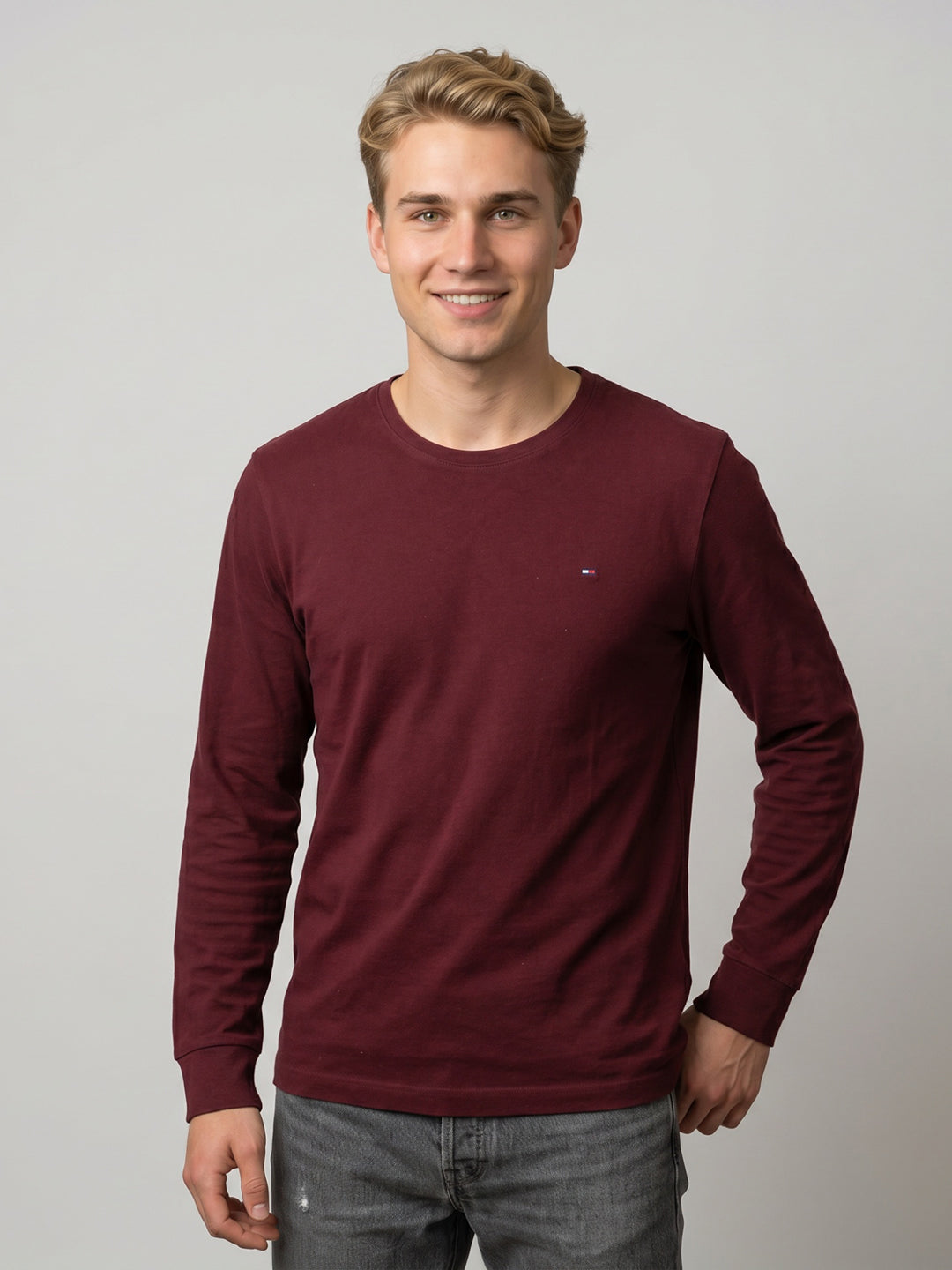 Men Maroon Solid Round Neck Full Sleeve T-Shirt