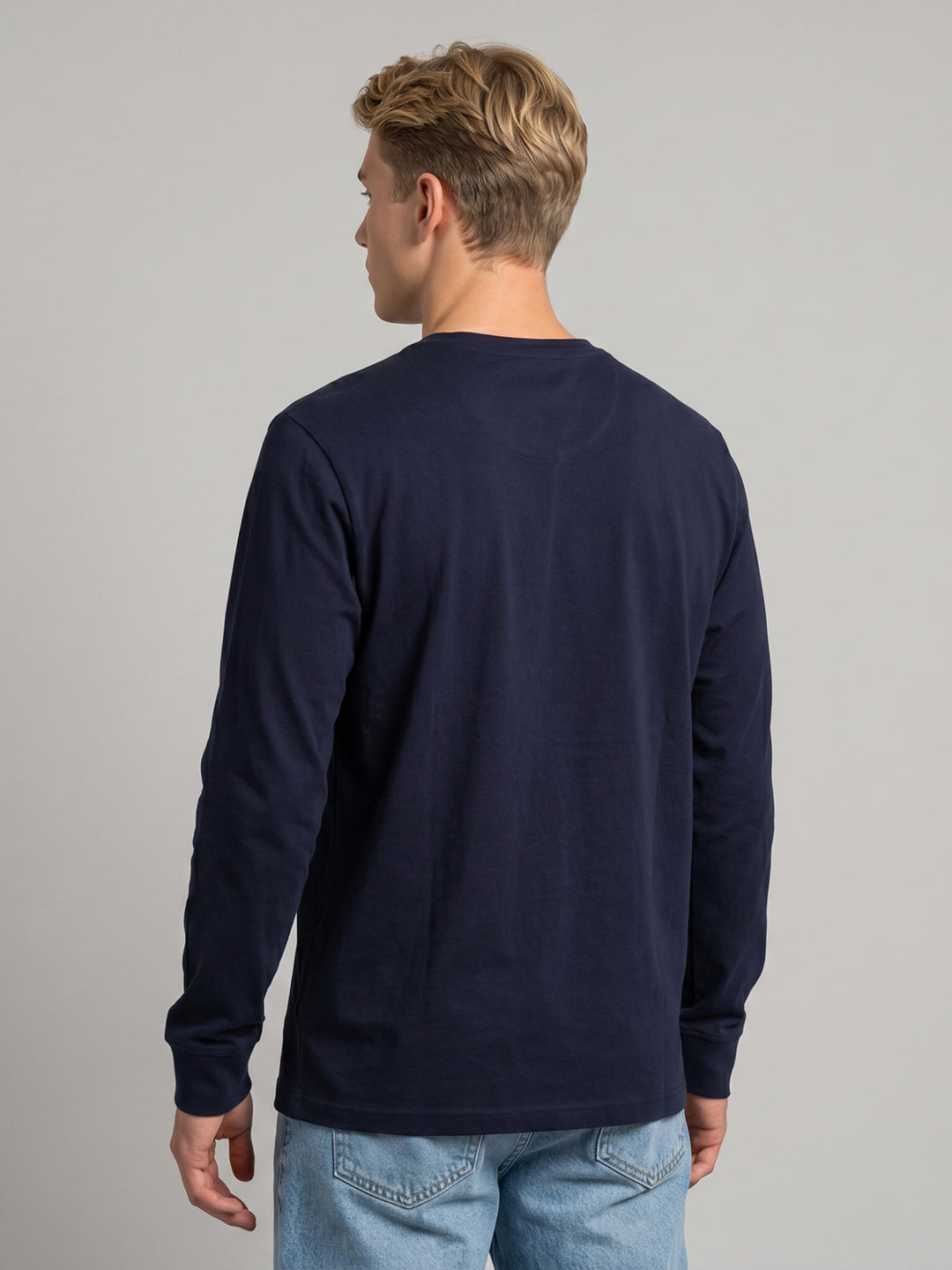 Men Navy Blue Solid Round Neck Full Sleeve T-Shirt