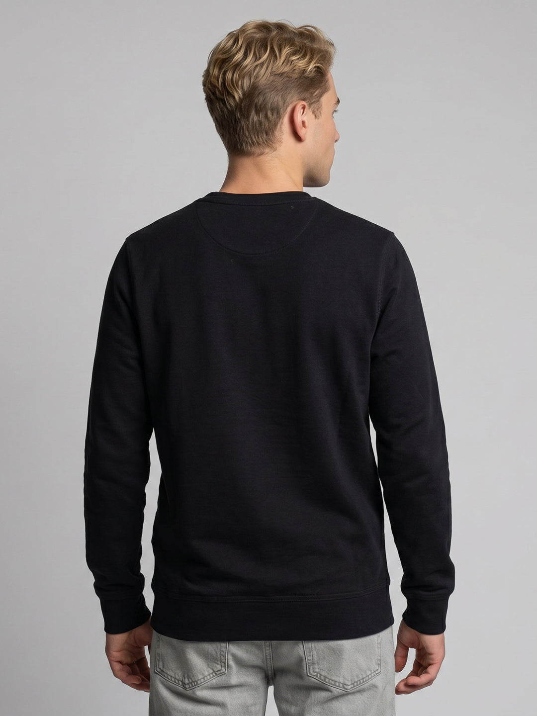 Men Black Solid Round Neck Full Sleeve T-Shirt
