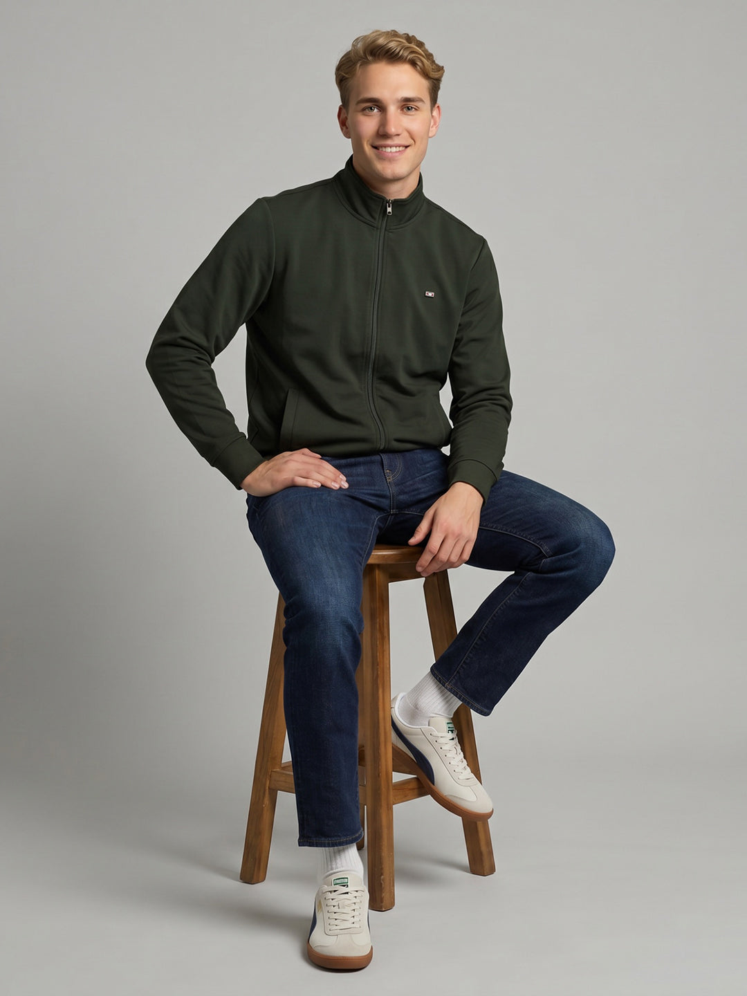 Men Olive Solid Stand Collar Full Sleeve Jacket