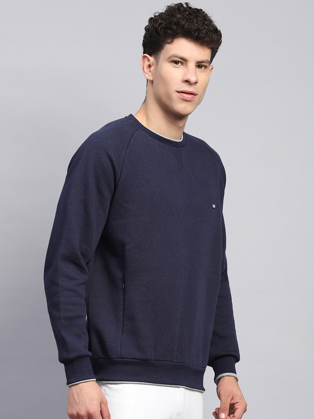 Men Navy Blue Solid Round Neck Full Sleeve Sweatshirt