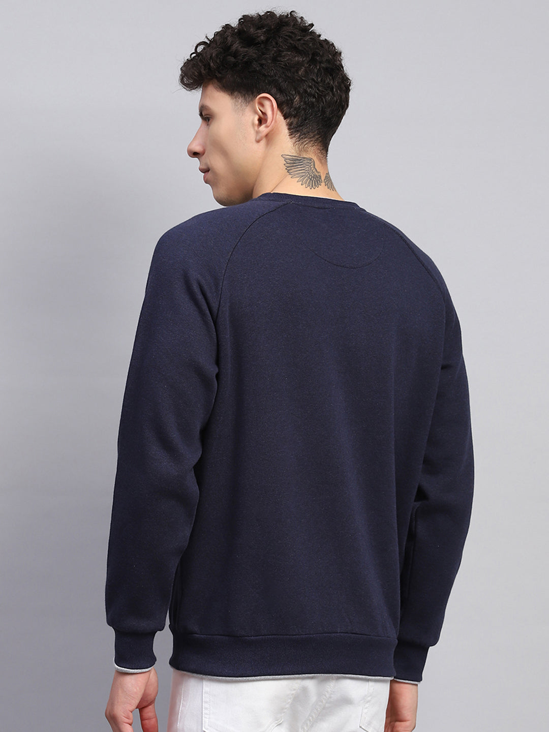 Men Navy Blue Solid Round Neck Full Sleeve Sweatshirt