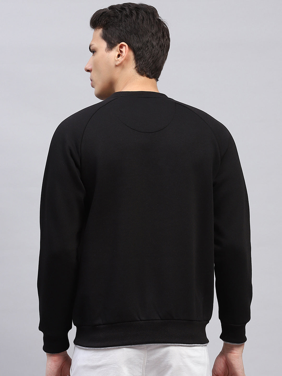 Men Black Solid Round Neck Full Sleeve Sweatshirt