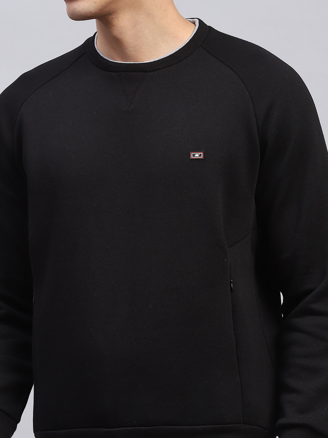 Men Black Solid Round Neck Full Sleeve Sweatshirt