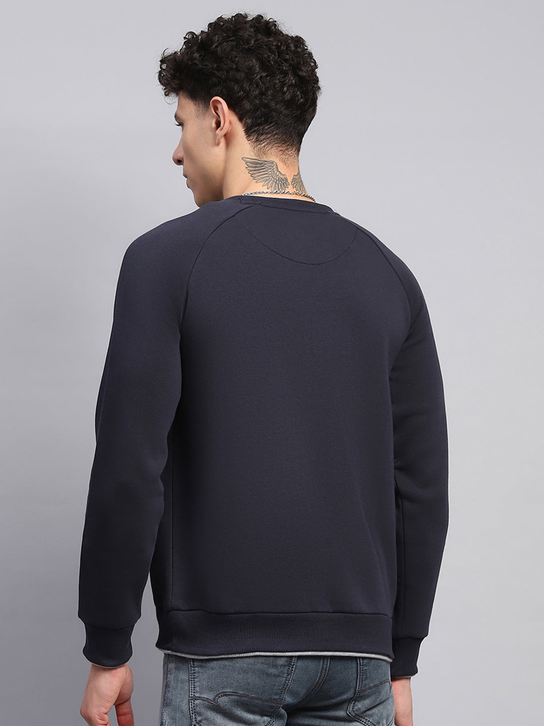 Men Navy Blue Solid Round Neck Full Sleeve Sweatshirt