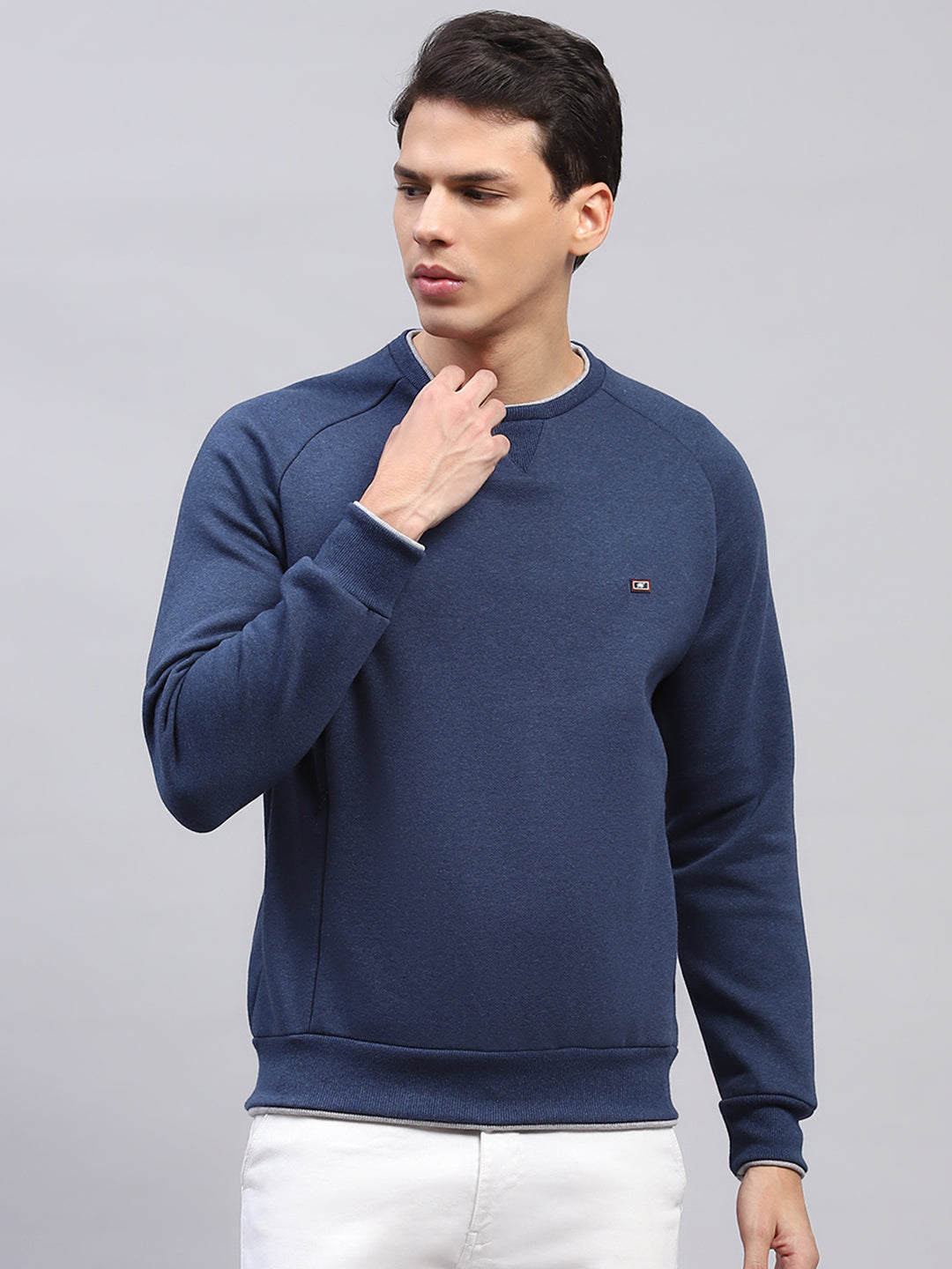 Men Blue Solid Round Neck Full Sleeve Sweatshirt