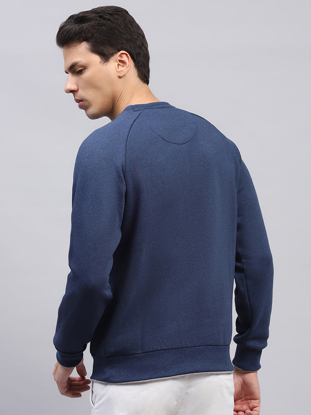 Men Blue Solid Round Neck Full Sleeve Sweatshirt
