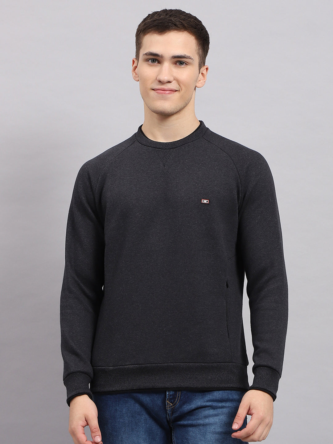 Men Black Solid Round Neck Full Sleeve Sweatshirt