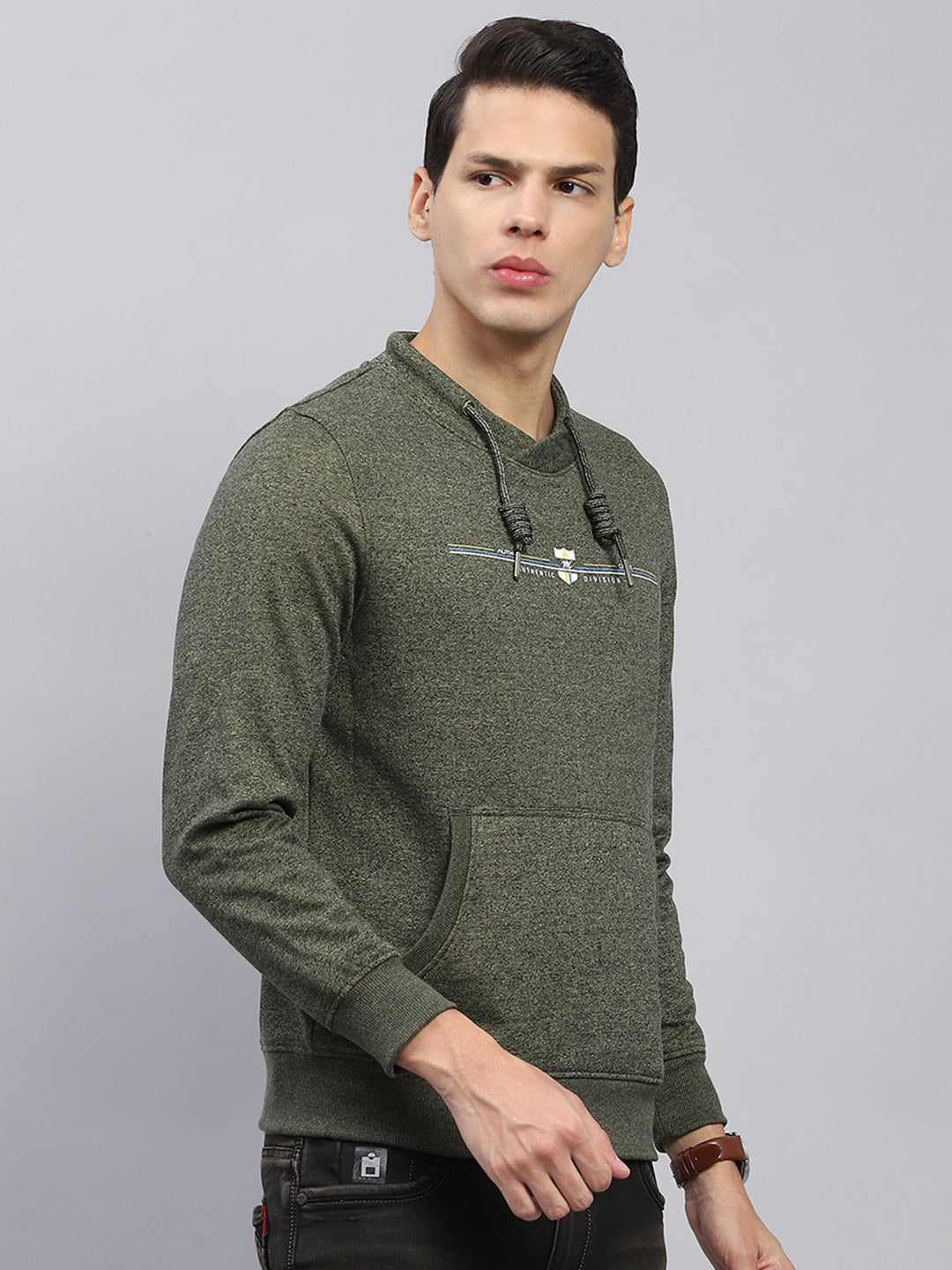 Men Green Solid Round Neck Full Sleeve Sweatshirt