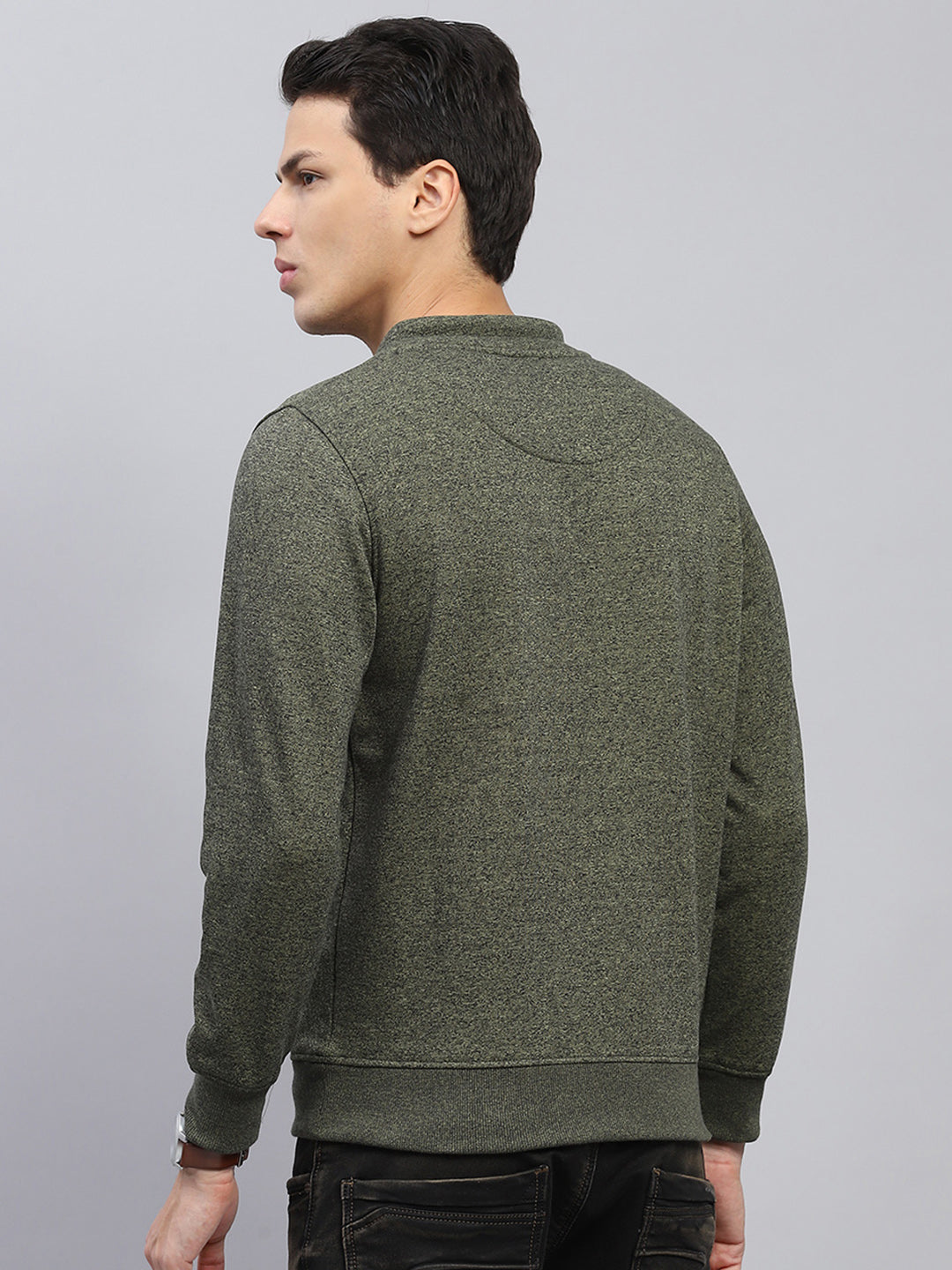 Men Green Solid Round Neck Full Sleeve Sweatshirt