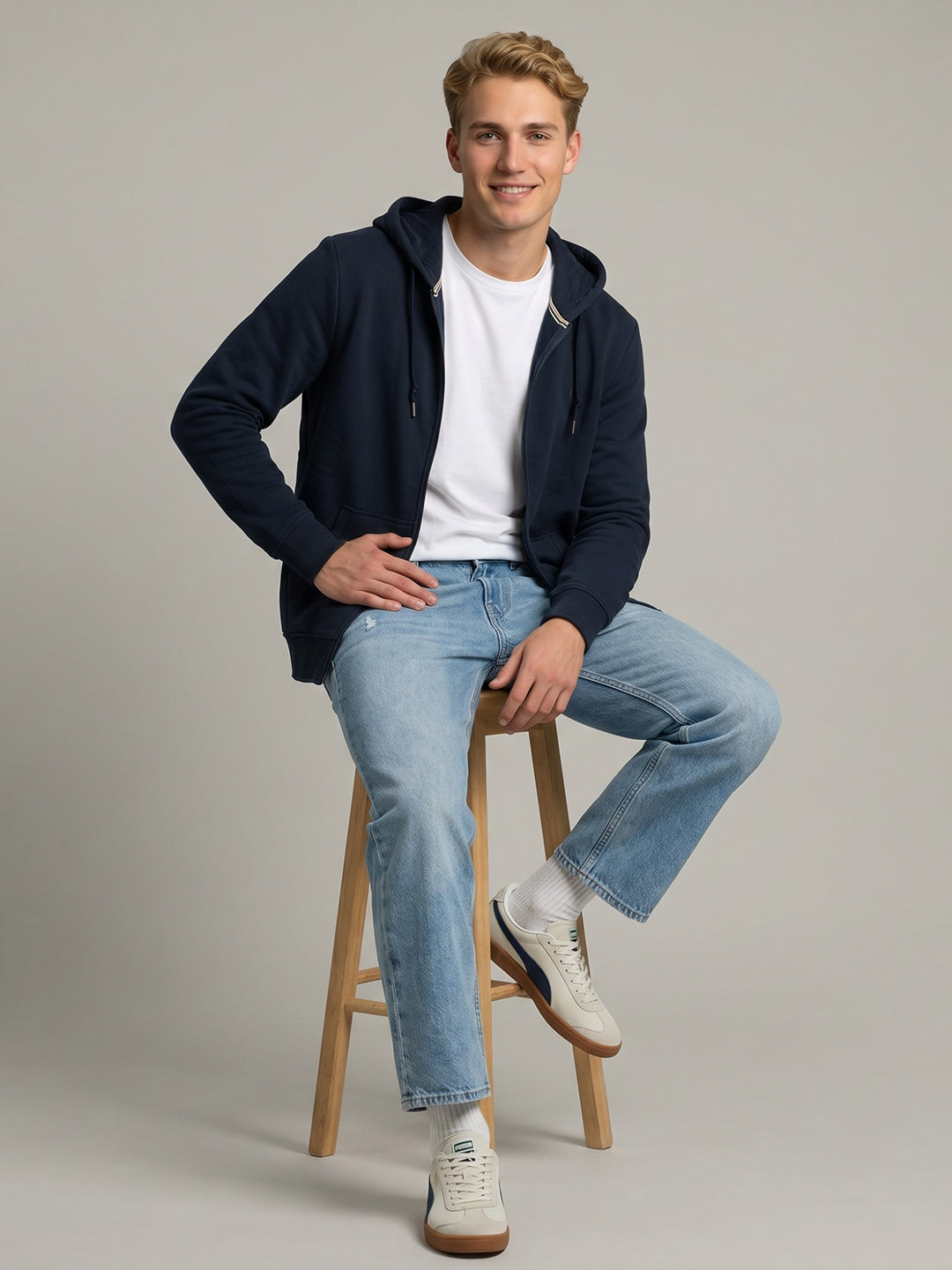 Men Navy Blue Solid Hooded Full Sleeve Sweatshirt