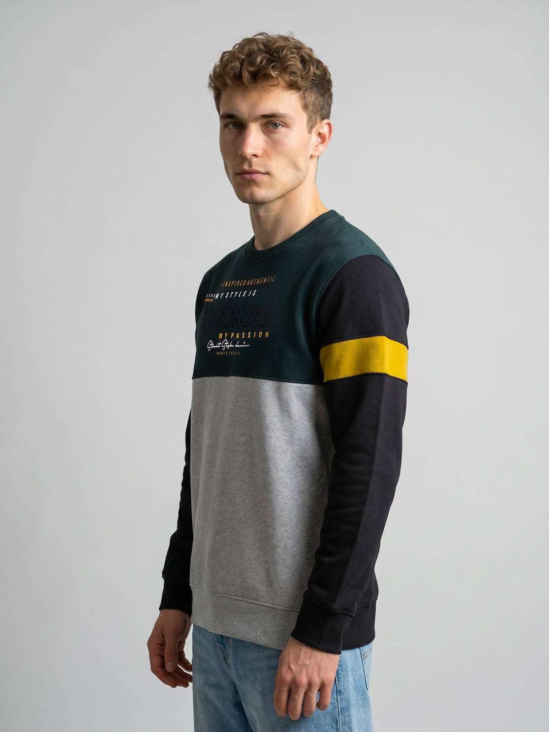 Men Green Embossed Pattern Round Neck Full Sleeve Sweatshirt