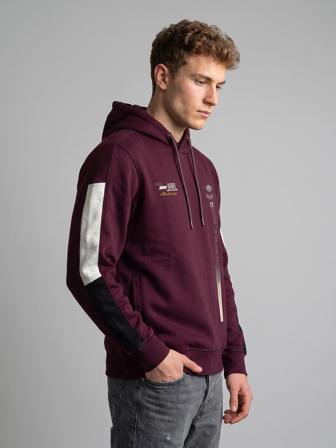 Men Maroon Solid Hooded Full Sleeve Sweatshirt