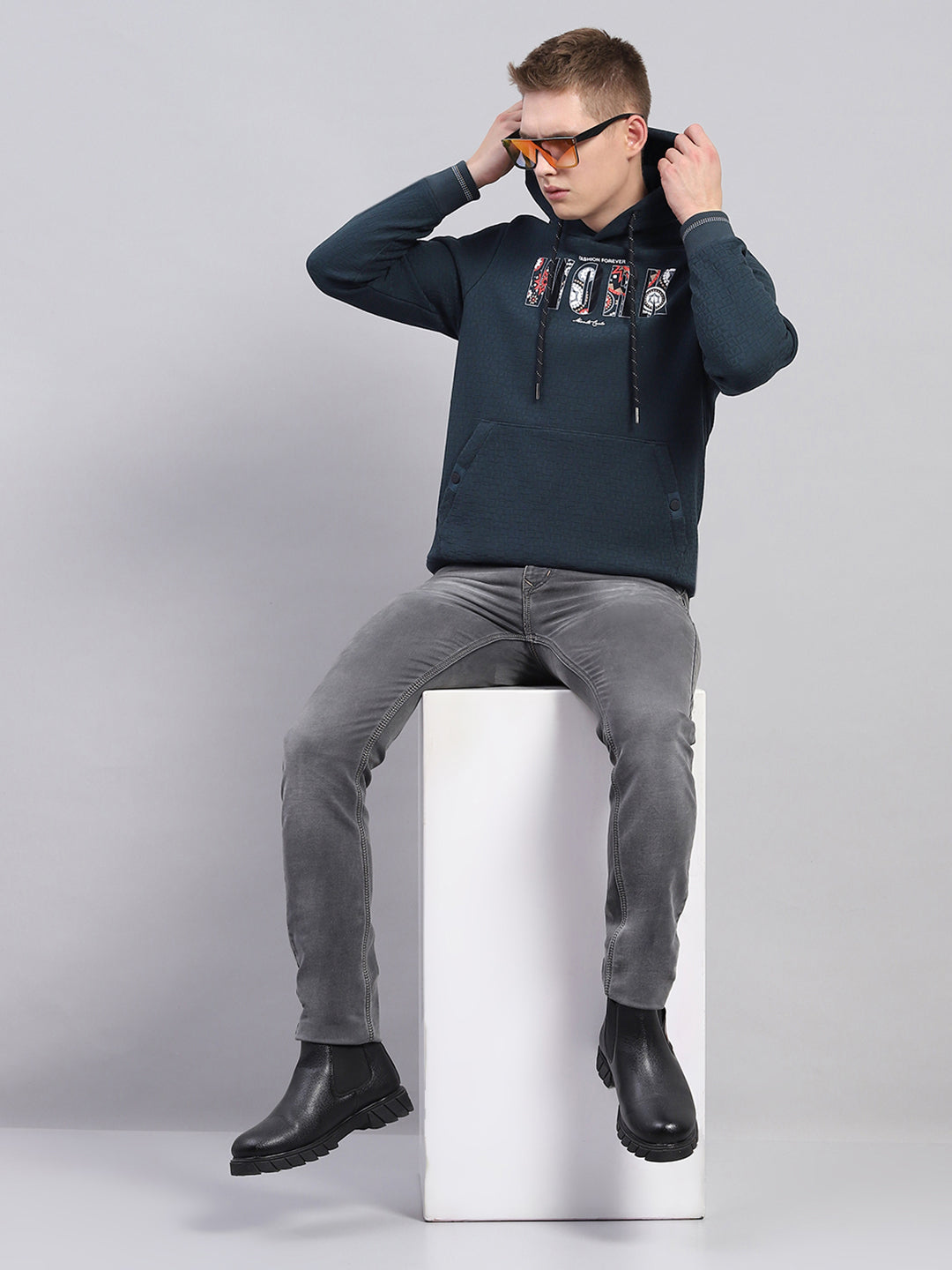 Men Green Printed Hooded Full Sleeve Sweatshirt