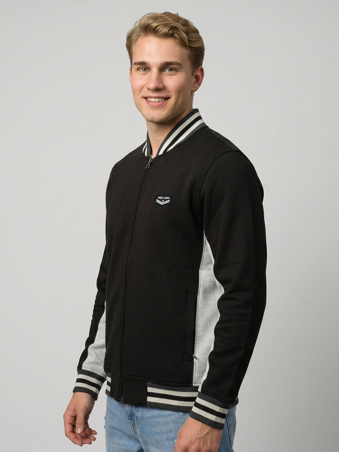Men Black Solid Collar Full Sleeve Sweatshirt