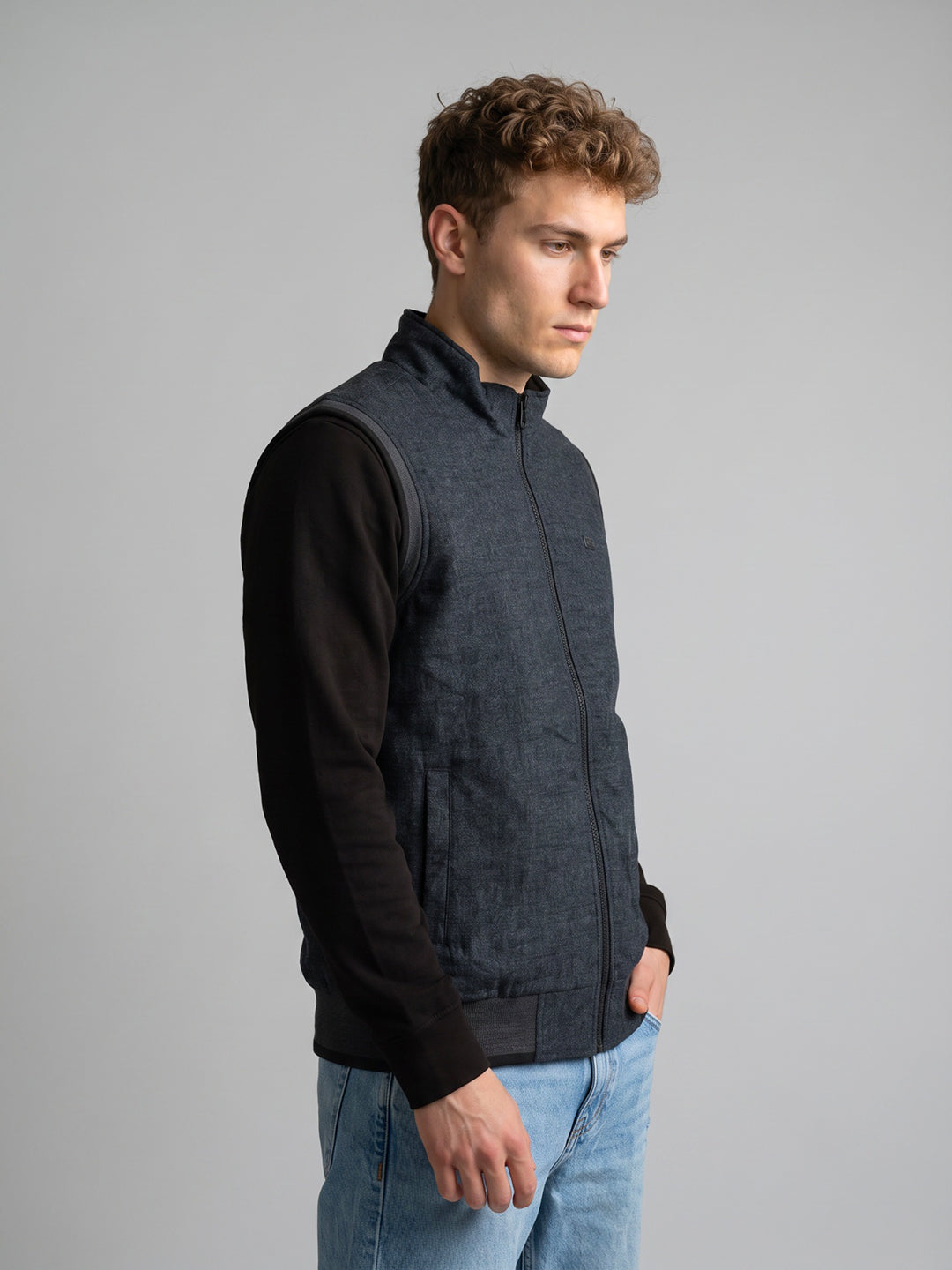 Men Grey Melange Turtle Neck Sleeveless Reversible Knitted Jacket
